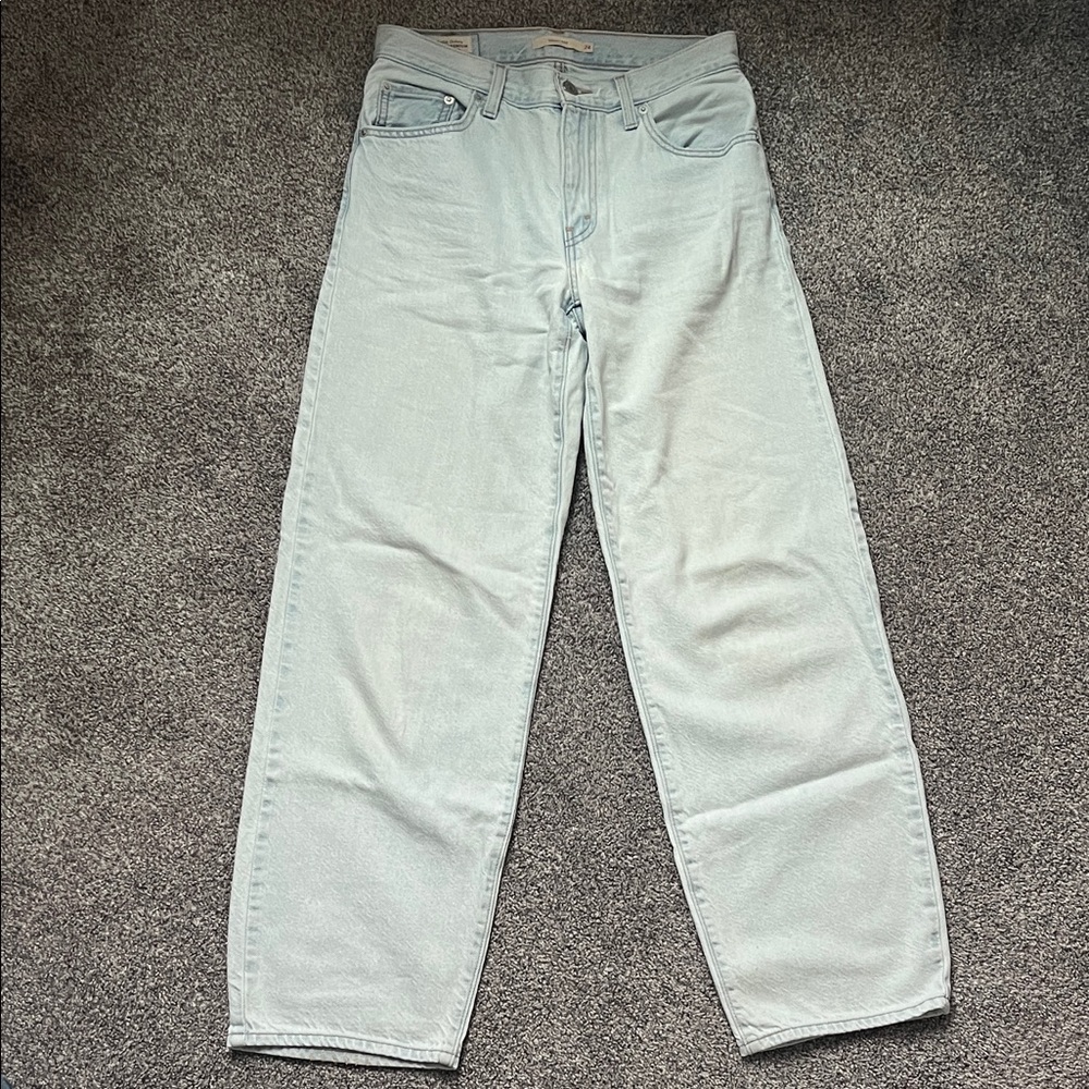 Levi’s baggy dad jeans